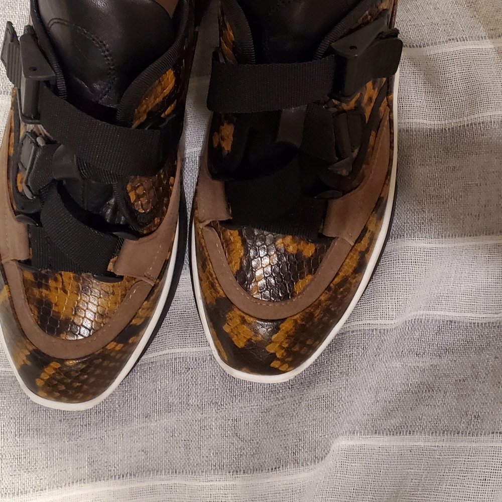 🔥Sheridan Mia Leather and alligator print sneaker